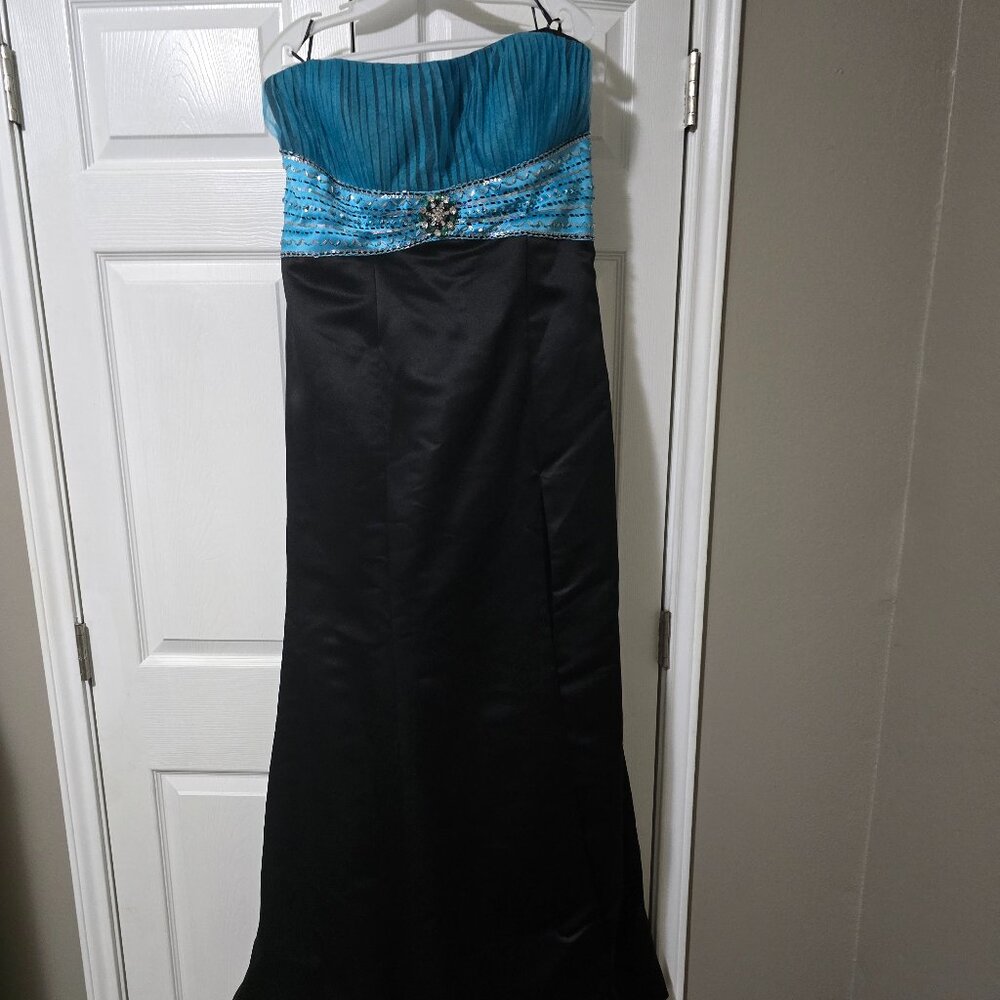 Beautiful LuxGal Formal Dress
